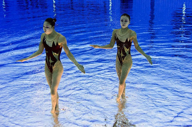 Olympic Synchronized Swimming Photos Flipped Upside Down flippedsynchro3 mini