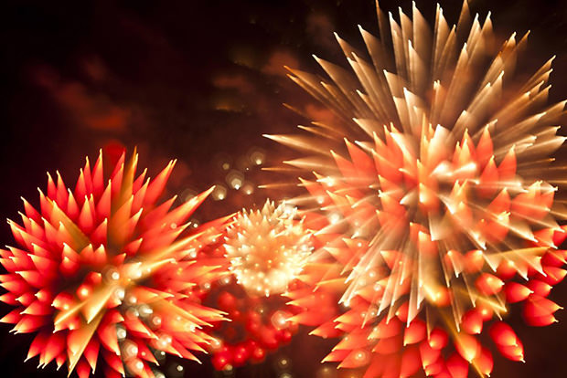 Creative Firework Photographs Shot by Refocusing During Long Exposures fireworks5 mini