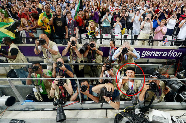 Usain Bolt Nabs Photographers DSLR, Snaps Awesome POV Shots bolt5 mini