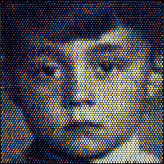 Photographs Recreated Using Crayons crayon2 mini