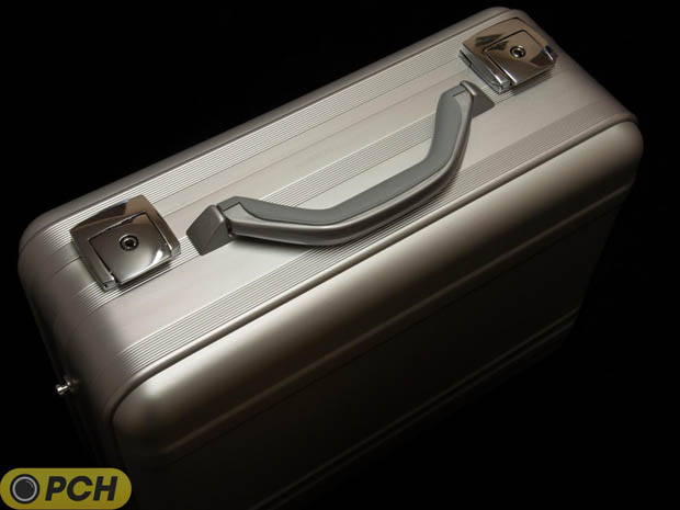 Nikon Selling a Limited Edition Nikkor f/1.8 Box Set in Europe nikon18kit 3