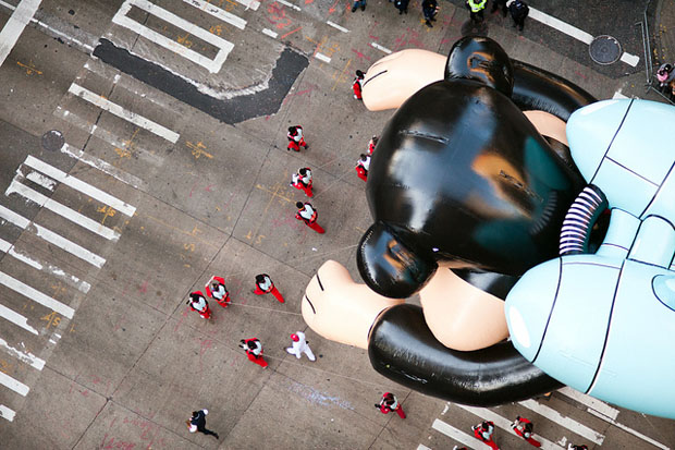Macys Thanksgiving Day Parade in NYC, Photographed From High Above 8LOdh