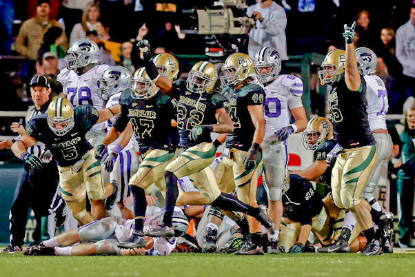 Sports Illustrated Magazine Accused of Manipulating College Football Photo origboost