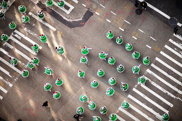 Macys Thanksgiving Day Parade in NYC, Photographed From High Above Wg2xD