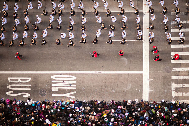 Macys Thanksgiving Day Parade in NYC, Photographed From High Above kW4Jj
