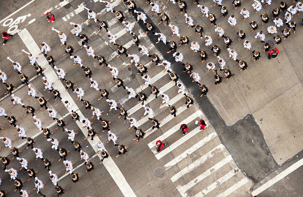 Macys Thanksgiving Day Parade in NYC, Photographed From High Above lyY8V