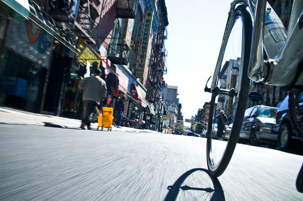 Photographs Showing What New York City Looks Like to a Bicycle nycbybike 11