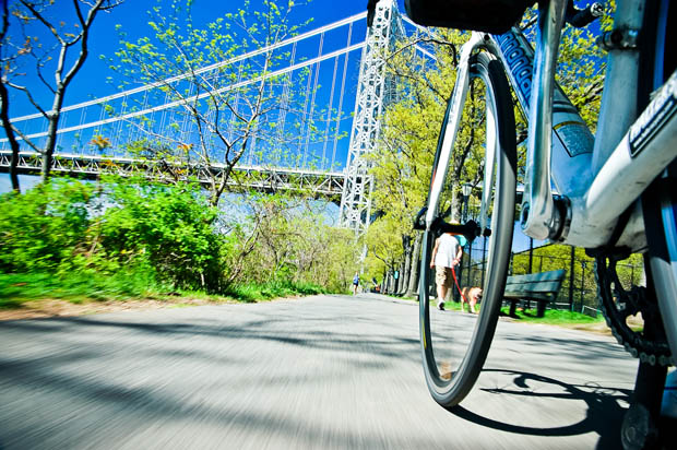 Photographs Showing What New York City Looks Like to a Bicycle nycbybike 14