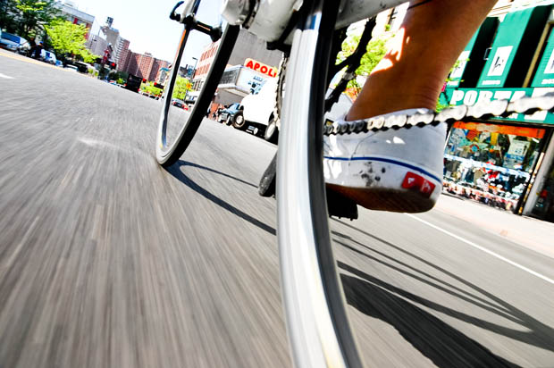 Photographs Showing What New York City Looks Like to a Bicycle nycbybike 15