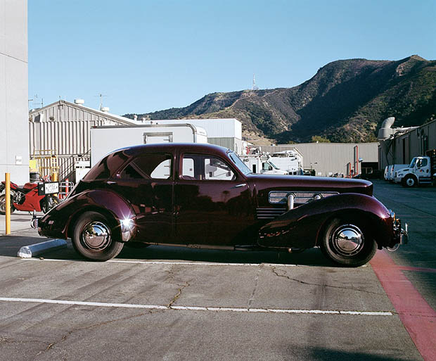Presence: Invisible Portraits of Celebrities Hiding from the Camera jayleno1