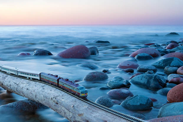 Photos of a Model Train Rumbling Across the Great Outdoors canadiantrain 12