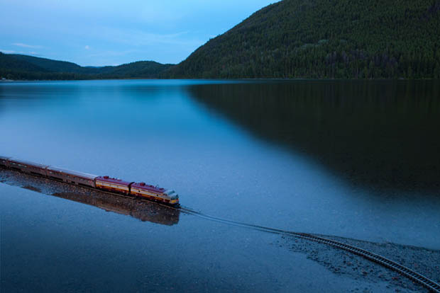 Photos of a Model Train Rumbling Across the Great Outdoors canadiantrain 5