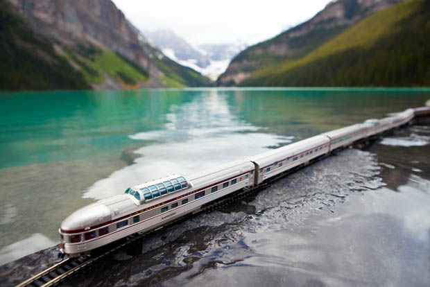 Photos of a Model Train Rumbling Across the Great Outdoors canadiantrain 6