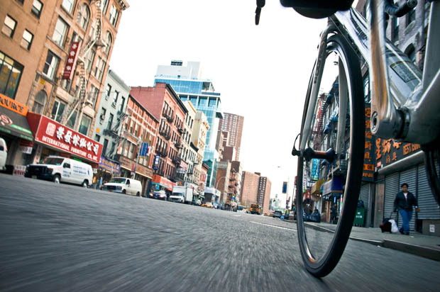 Photographs Showing What New York City Looks Like to a Bicycle nycbybike 4