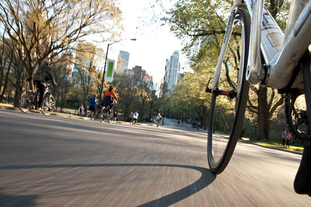 Photographs Showing What New York City Looks Like to a Bicycle nycbybike 9